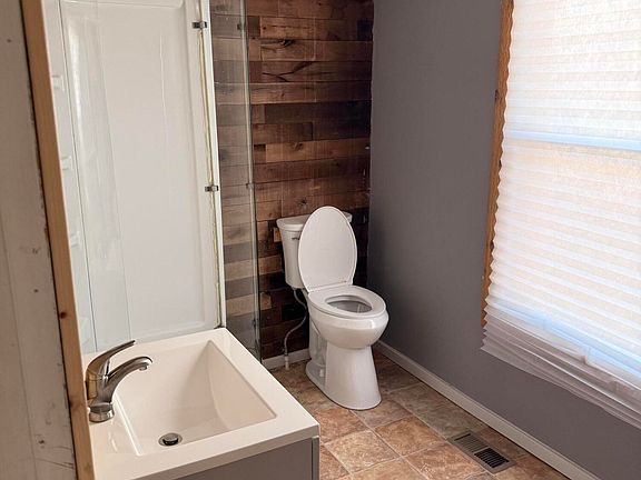 3rd image of 1372 Remsen St