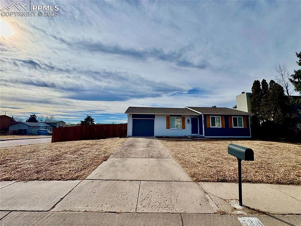 1st image of 886 Badger Dr