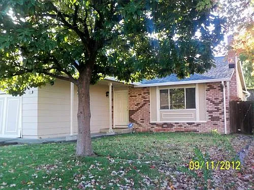 3223 Blythe Dr photo 1