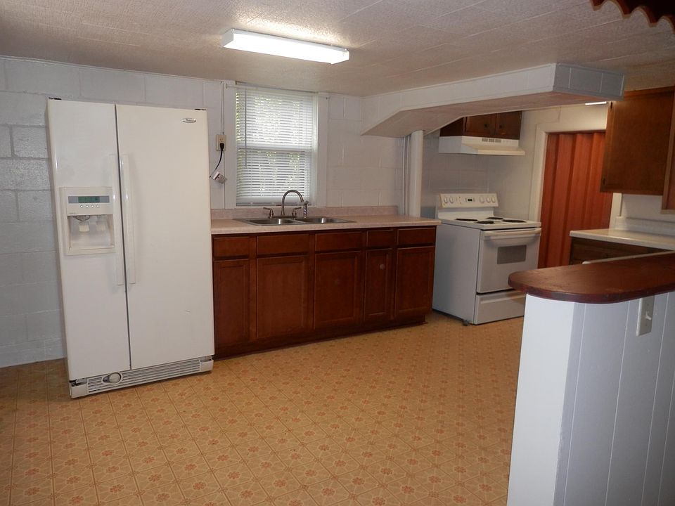 1661 Meadow Ave, East Peoria, IL 61611 Zillow