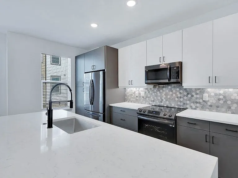 The Allyson Townhomes — Photo 27