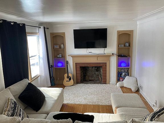 3rd image of 2219 Mountain Ave