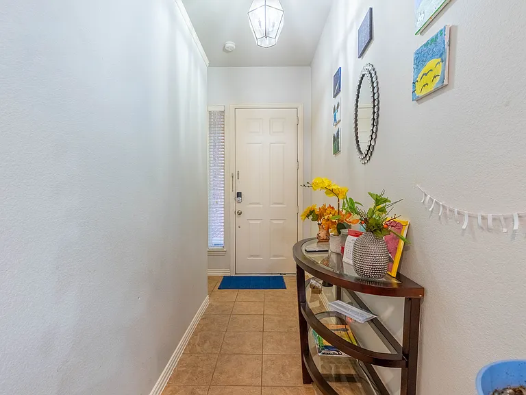 2324 Crestridge Dr — Photo 4
