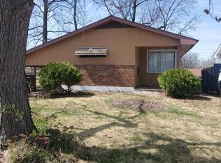 9901 Lanier Dr, Saint Louis, MO 63136