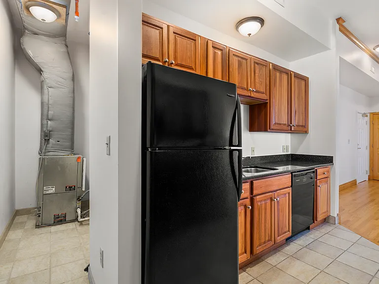 795 Elm St #401 — Photo 4