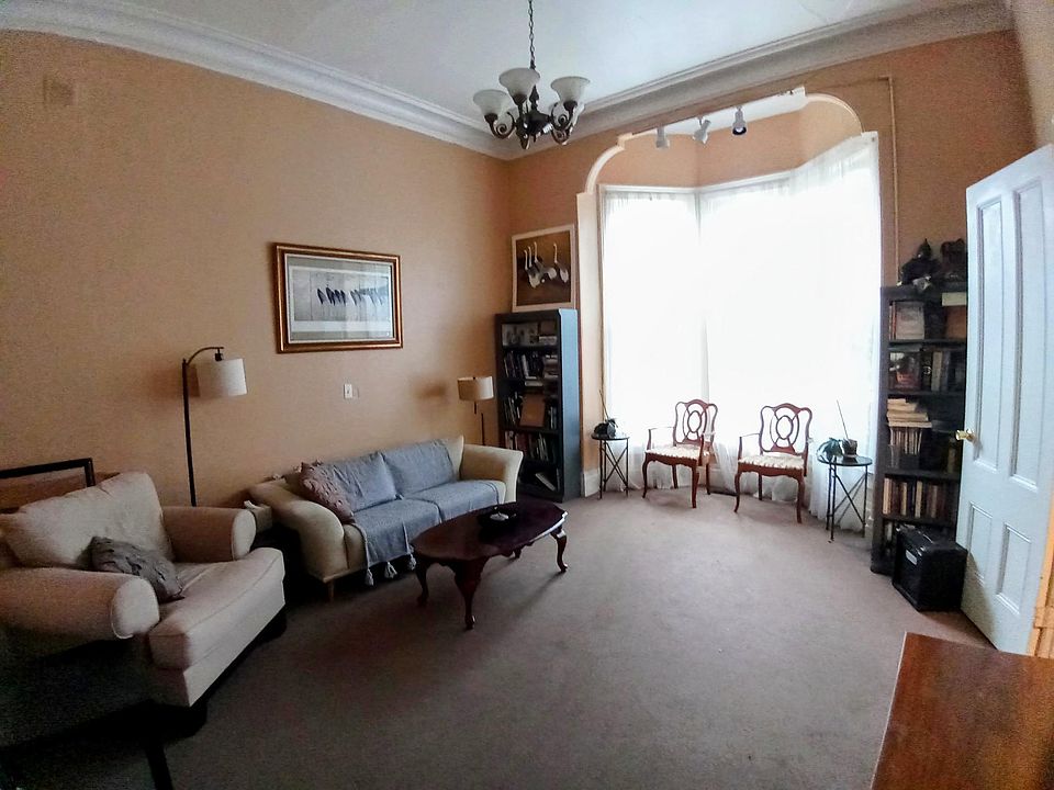 Beautiful, large Living Room with 12' Ceiling