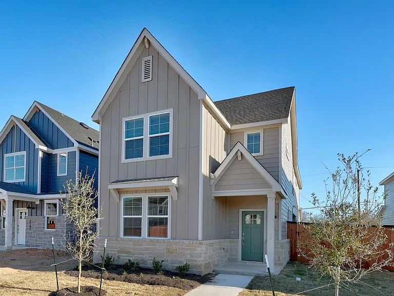 2301 Wallin Bradley Dr — Photo 2