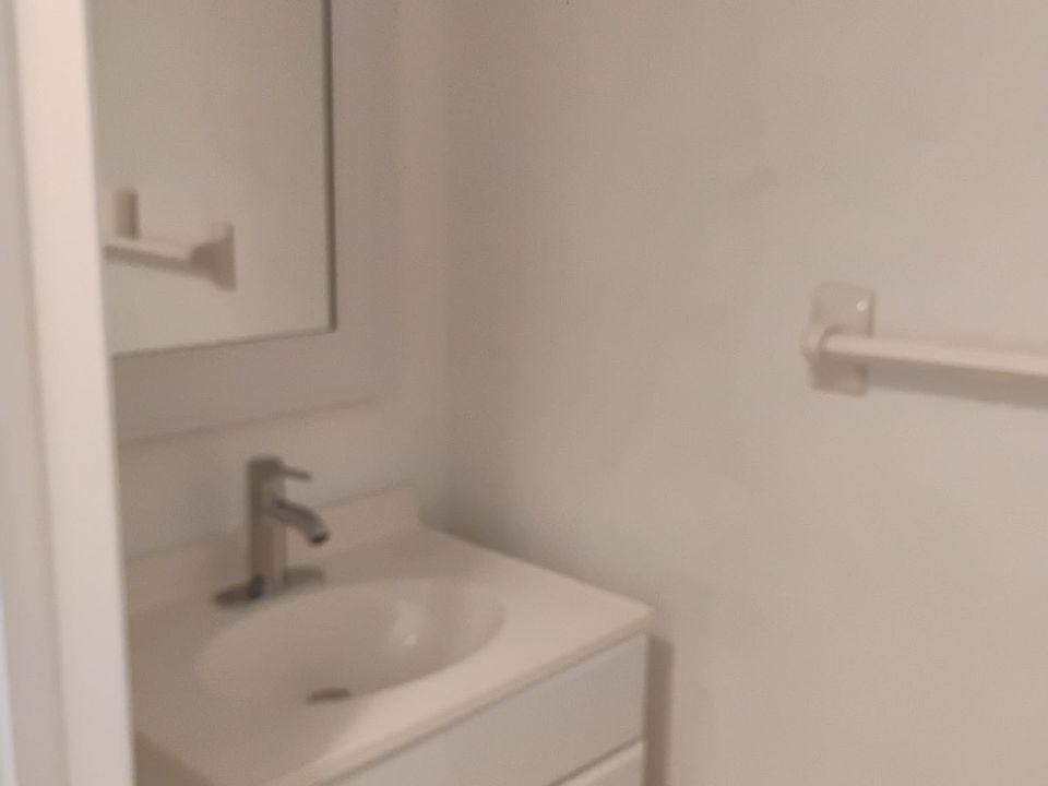 1st image of 634 Sausalito Blvd