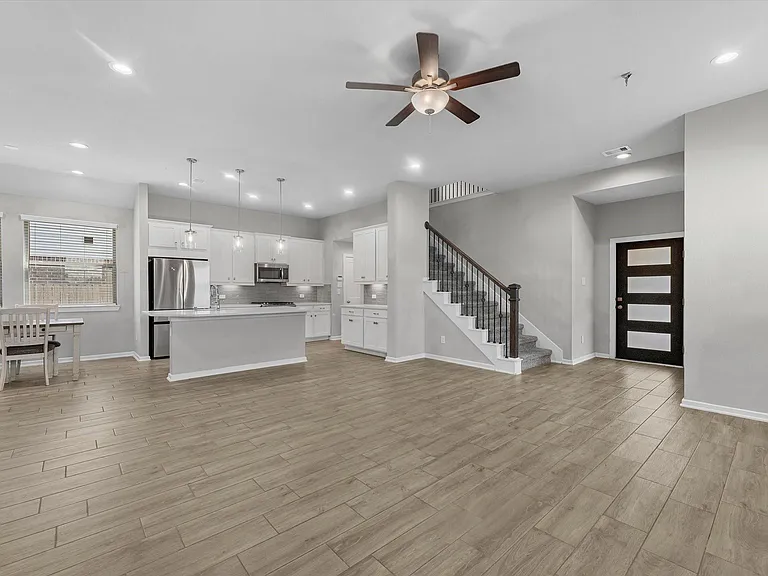 731 Lacebark Elm Trl — Photo 9