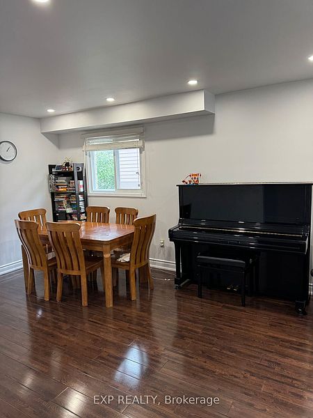 Toronto House for rent - 5 Bedrooms in Toronto