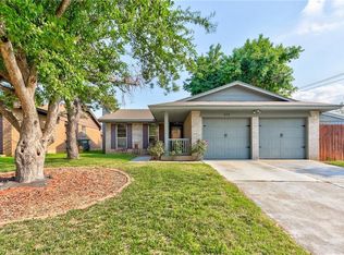 824 Holly Hill Rd, Edmond, OK 73003