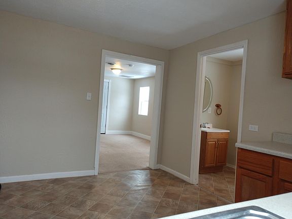 5th image of 1208 S Cedar Ave