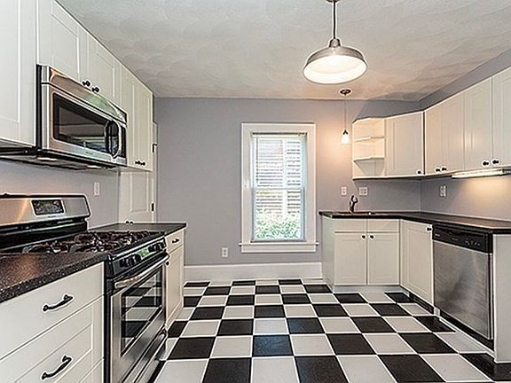 4th image of 687 Main St #1