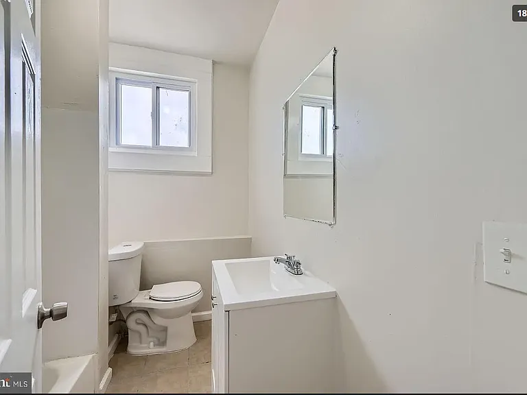 118 N Hilton St — Photo 15