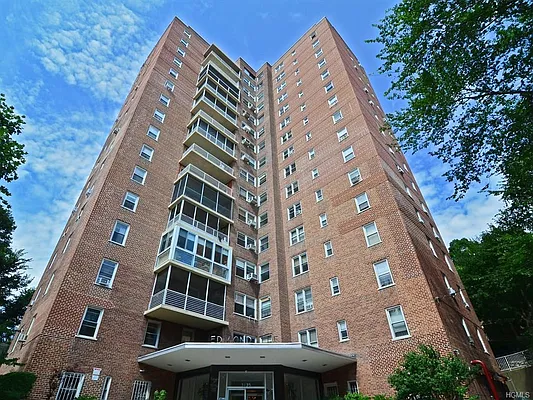 Sold by Re/Max In The City | media 32