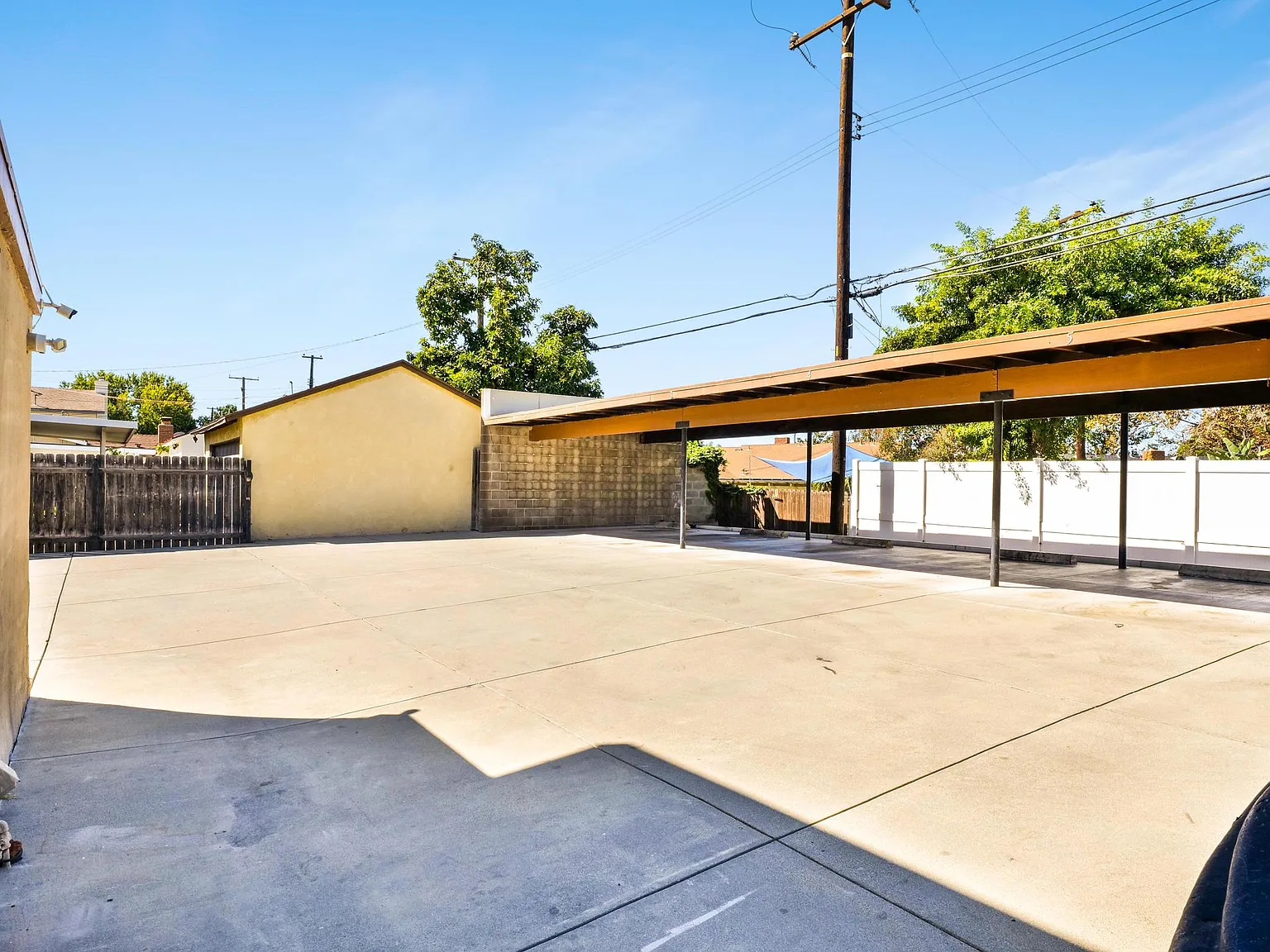 1 bed, 550 sqft, $1,900 — Photo 2