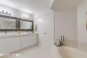 19195 NE 36th Ct #905 — Photo 34