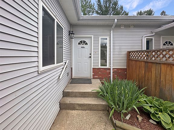 4th image of 466 B Corina Ave #A