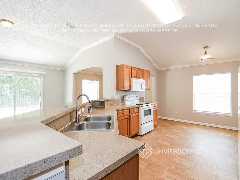 9294 Thunderbolt Dr — Photo 6