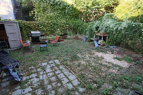 Rented by Nooklyn NYC LLC | media 54