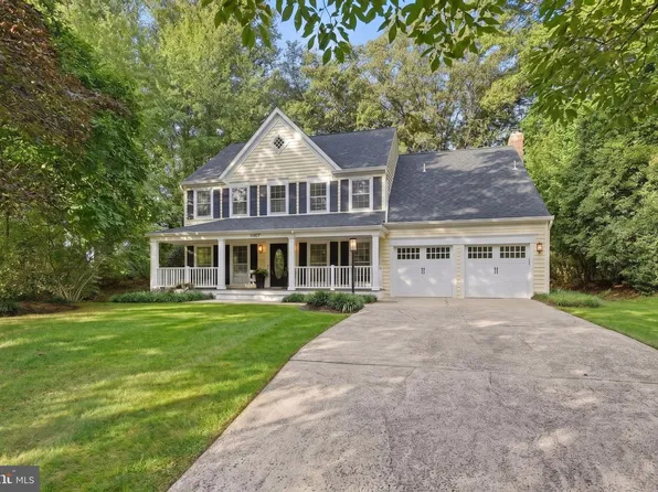 11907 Fawn Ridge Ln, Reston, VA 20194