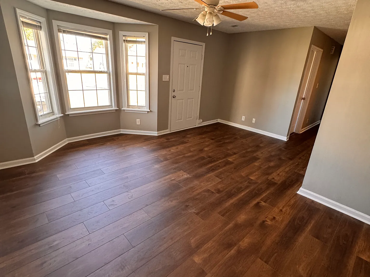 1043 Shadow Ridge Ave — Photo 2