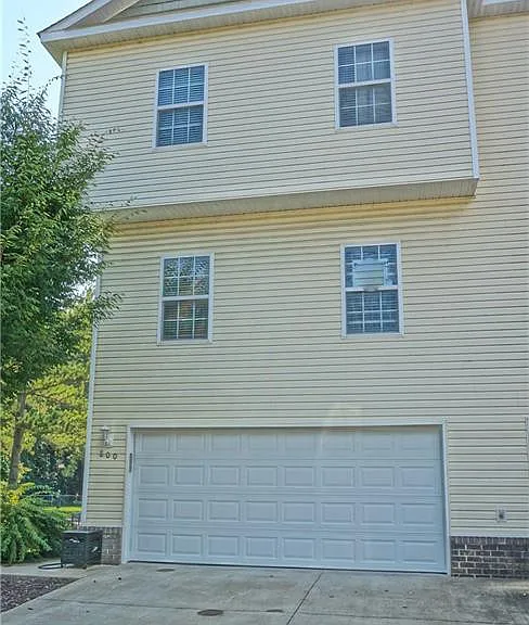800 Skelton Way — Photo 2