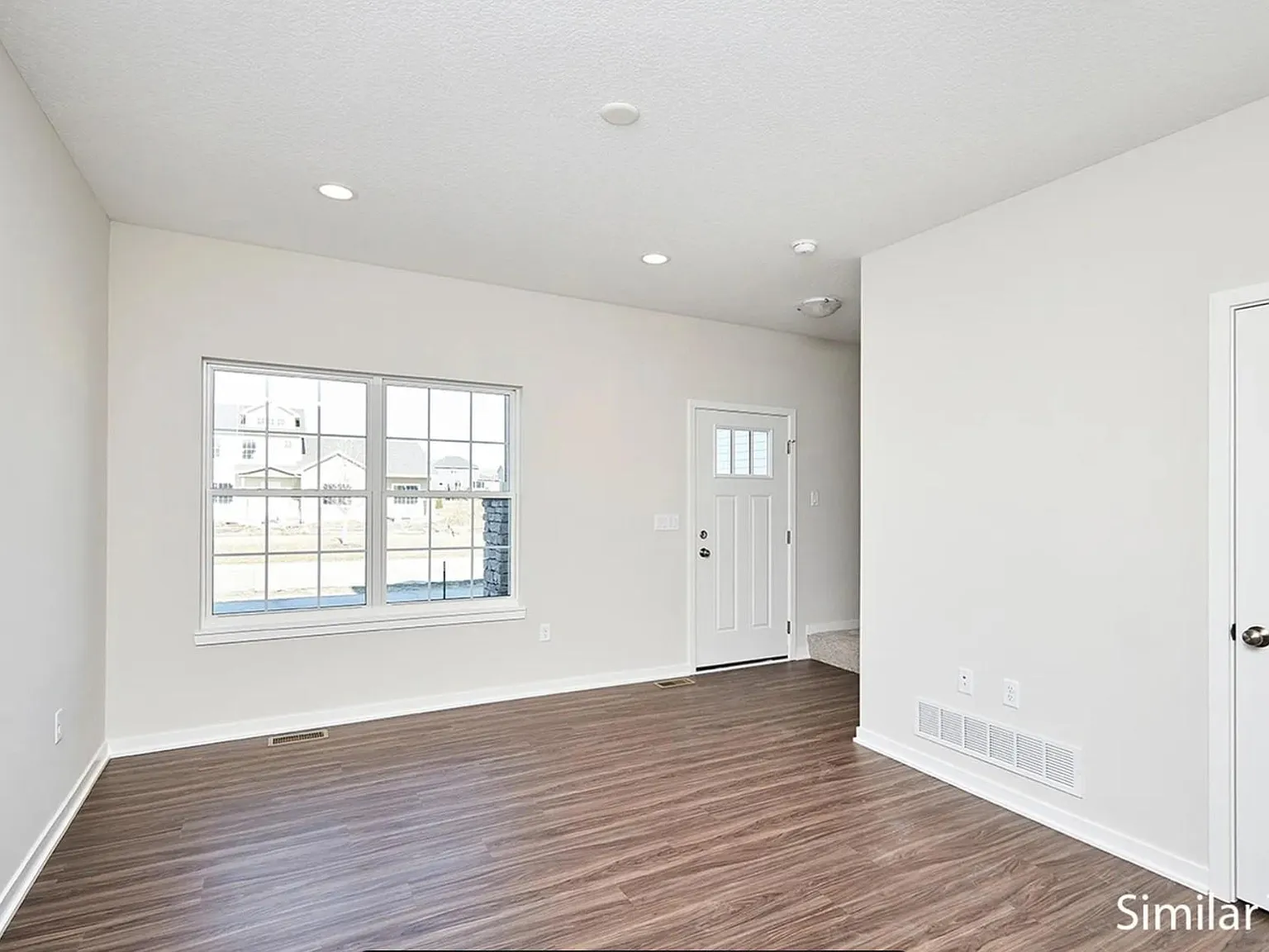 4 bed, 3.5 bath, 1832 sqft, $2,300 — Photo 2