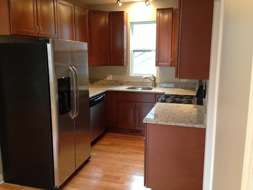 1st image of 744 N Hoyne Ave #2
