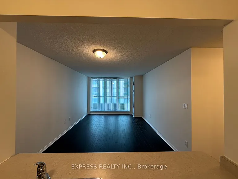 29 Pemberton Ave #LPH02 — Photo 3