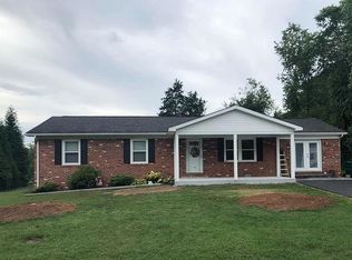 5 Nichols Rd, Luray, VA 22835