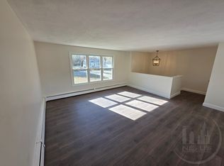 128 Rounds Ave, Riverside, RI 02915