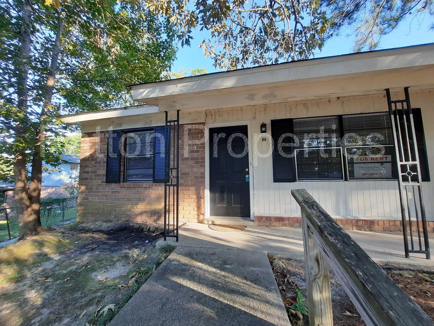 8 Loquat Court - Outside CoC - R13608-01-10 — Photo 1