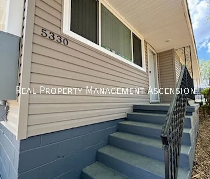 5330 Dupont St — Photo 2