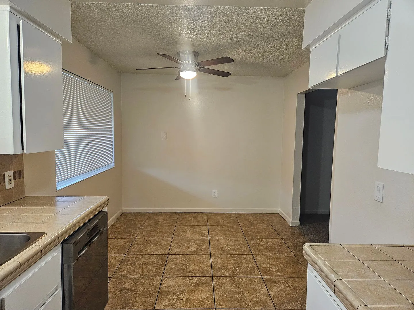 Santa Ana Ave 33 W — Photo 3