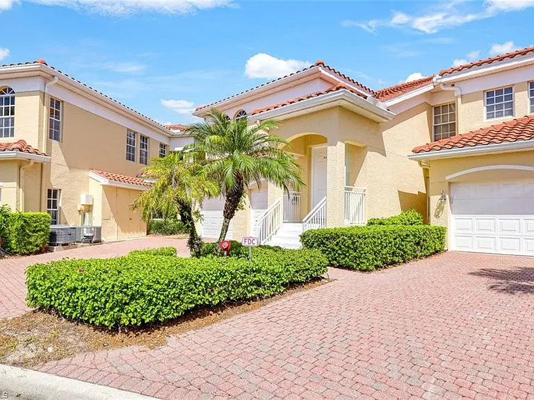 600 L Ambiance Cir #6 — Photo 16