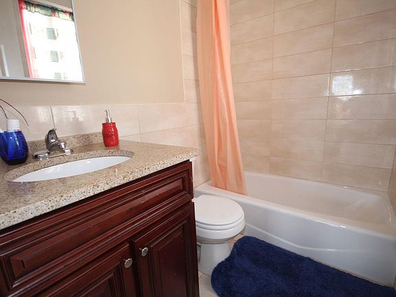 4th image of 2053 E Legrande Ave