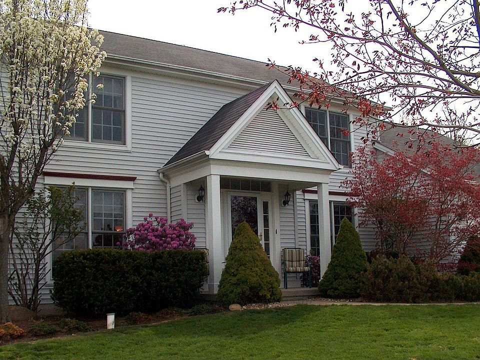 3427 Creekview Dr. /Front View