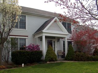 3427 Creekview Dr, Hamburg, NY 14075