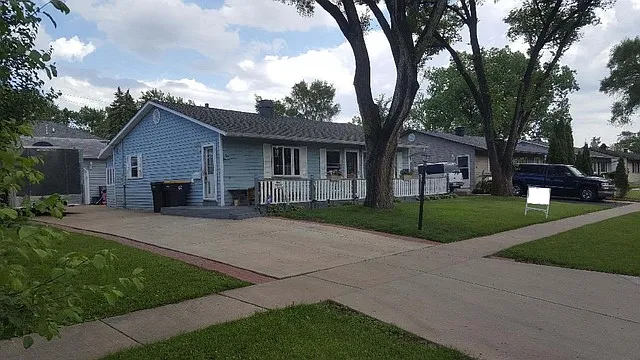 111 S Maxon Ln photo 1