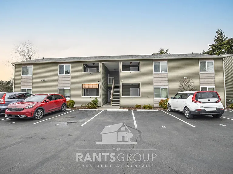 Crystal Springs Apartments — Photo 25