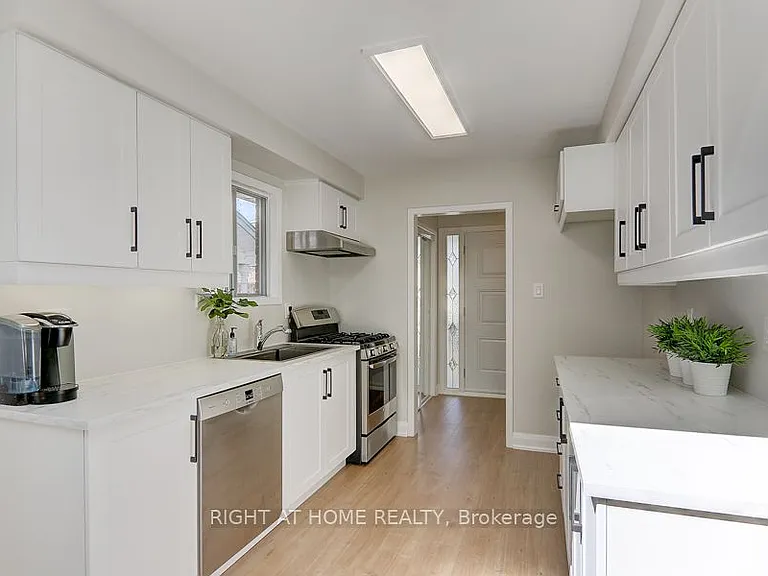 2126 Varency Dr — Photo 3