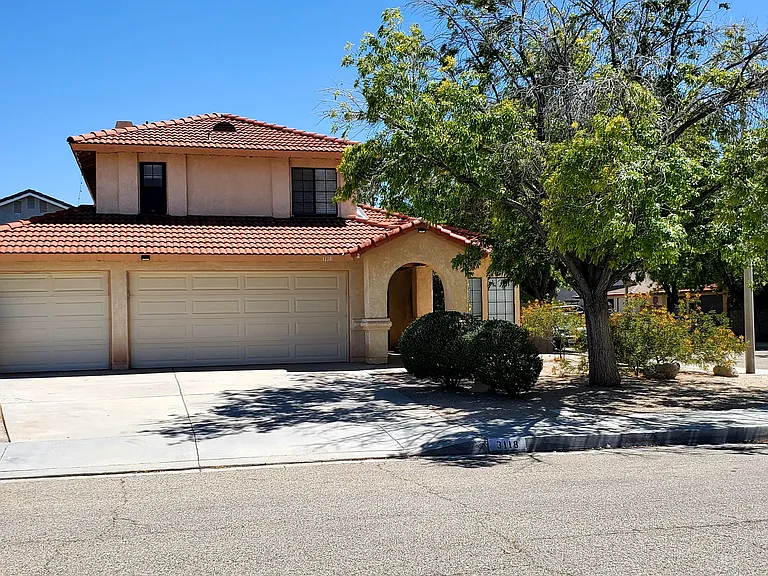 3118 W Avenue J4 — Photo 1