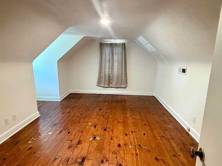 1503 Freeman Ave — Photo 20