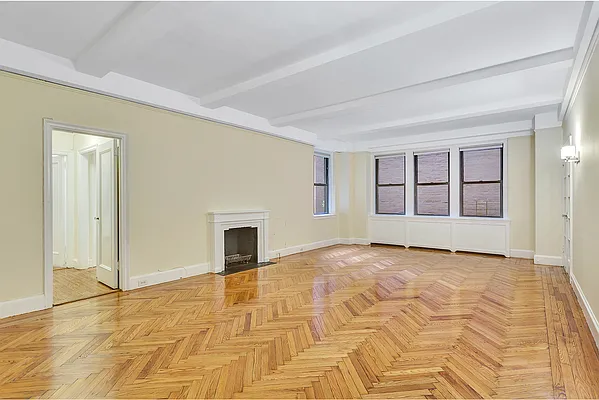 Rented by CORE | media 9