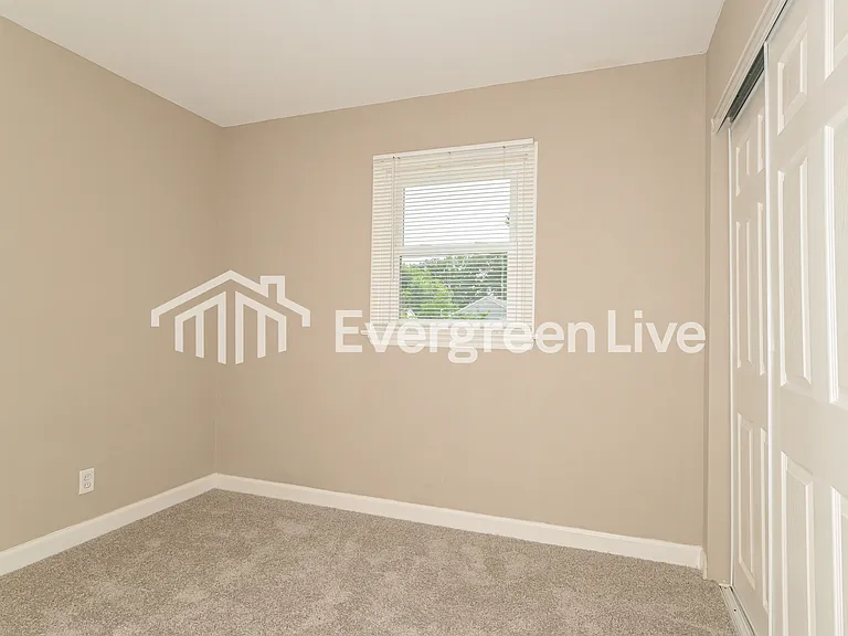 2210 Wallis Ave — Photo 12
