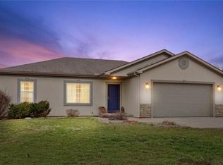 5774 Hunters Ln, Atchison, KS 66002