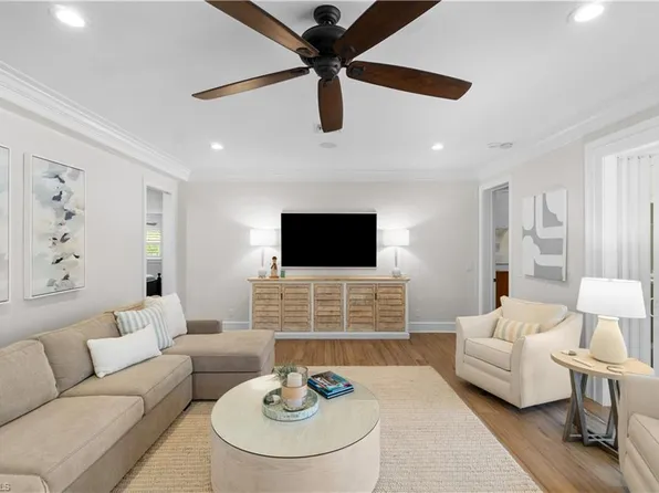 535 Anchor Rode Dr, Naples, FL 34103