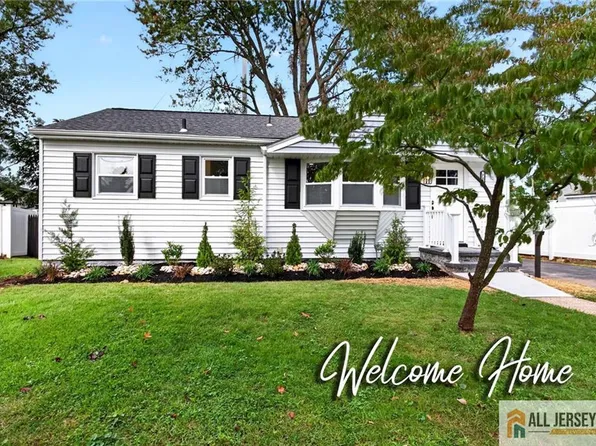 751 Rutherford Ave, Woodbridge, NJ 07095