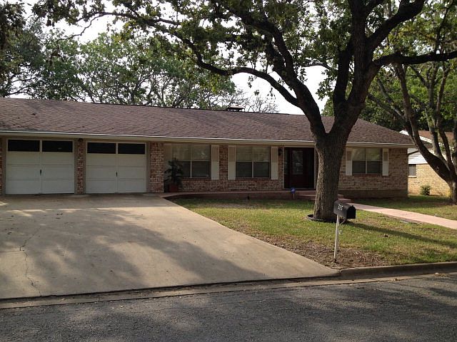 1st image of 315 Manor Dr